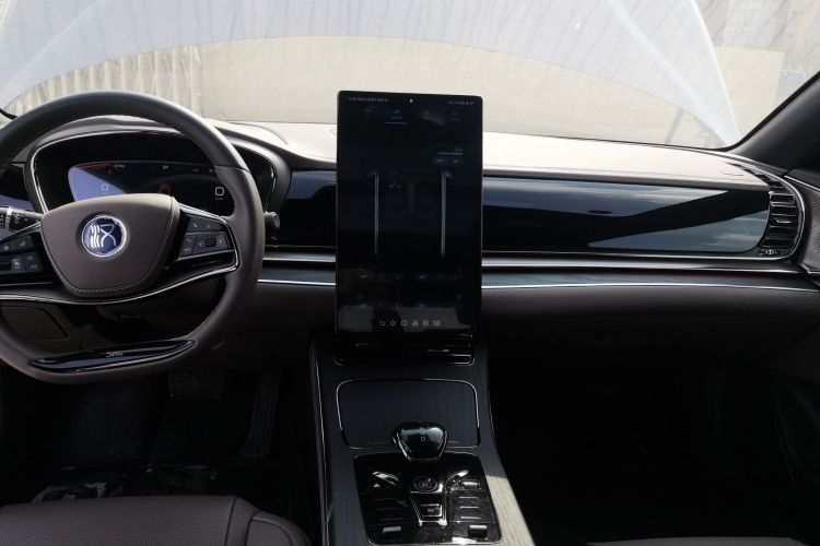 比亚迪 汉 2023款 DM-i 冠军版 121KM 尊享型中控内饰16