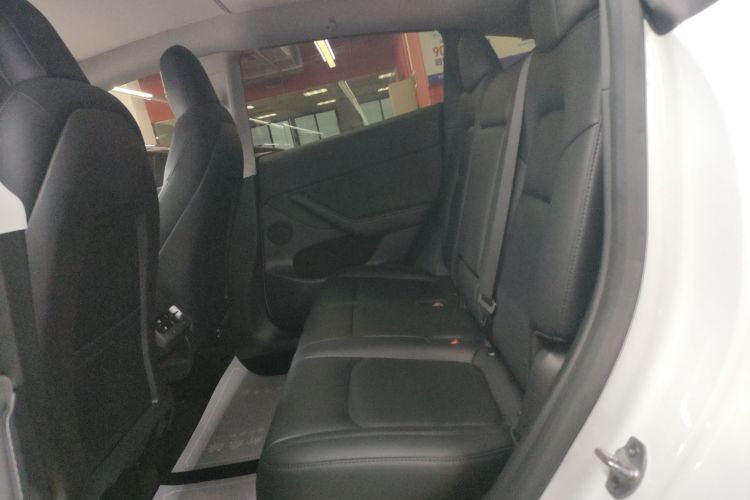 特斯拉 Model Y 2022款 长续航全轮驱动版中控内饰21