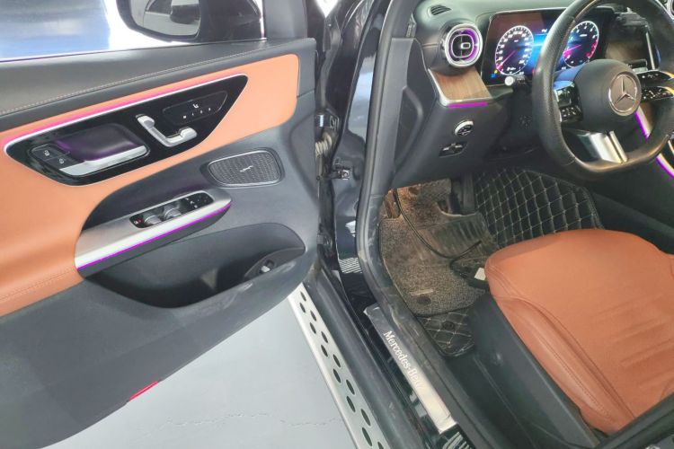 奔驰GLC 2023款 GLC 300 L 4MATIC 动感型 7座中控内饰20