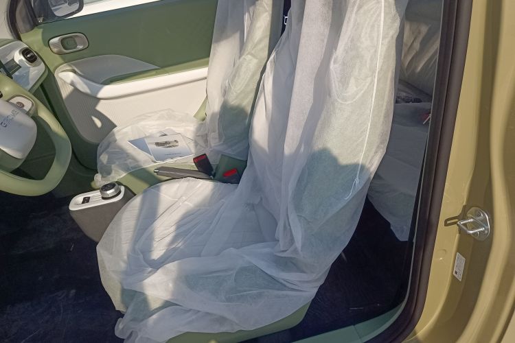 吉利银河 2025款 210km 熊猫骑士中控内饰21