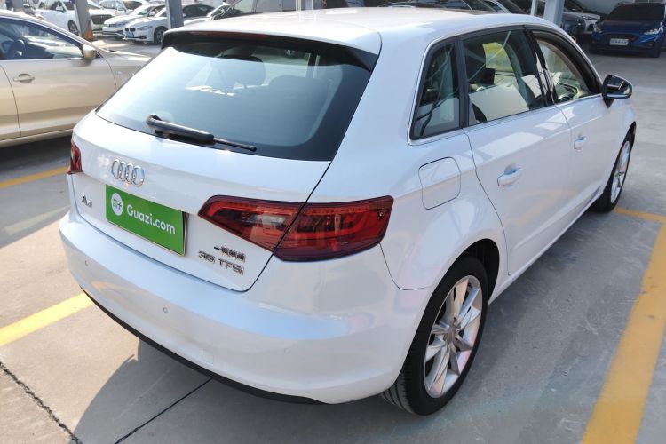 奥迪A3 2014款 Sportback 35 TFSI 自动舒适型车身外观7