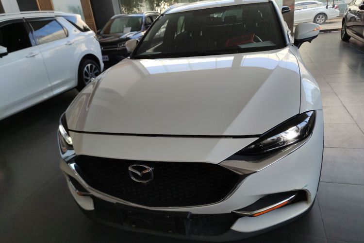 马自达CX-4 2020款 2.0L 自动两驱蓝天青春版车身外观2