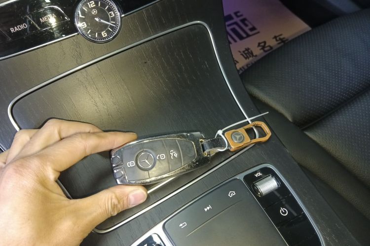 奔驰C级 2021款 C 260 L 运动星耀臻藏版中控内饰11