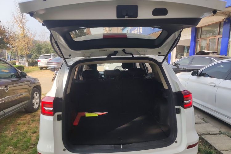 比亚迪 宋 2021款 经典版 1.5T 自动精英型局部细节23