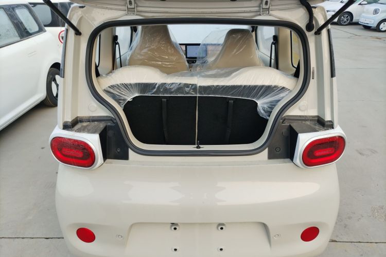 五菱汽车 宏光MINIEV 2024款 第三代 215km 青春版机舱底盘23