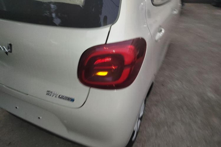 五菱汽车 宏光MINIEV 2025款 四门版 进阶款车身外观9