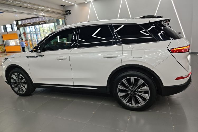 林肯 冒险家 2022款 2.0T 两驱尊雅版车身外观4