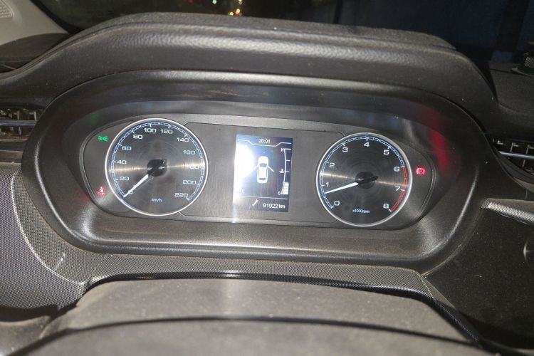 奇瑞 艾瑞泽5 2019款 1.5L 手动自在版 国V中控内饰14