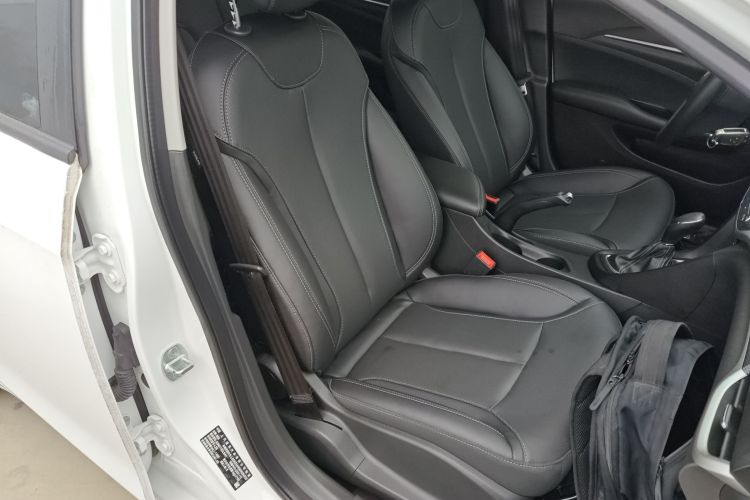 别克 英朗 2021款 改款 典范 1.5L 自动精英型局部细节41