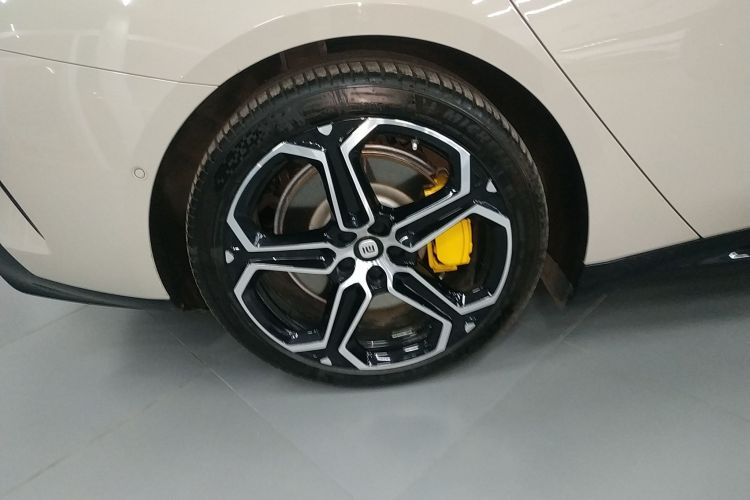 小米汽车 小米SU7 2024款 后驱超长续航高阶智驾Pro版车身外观6008