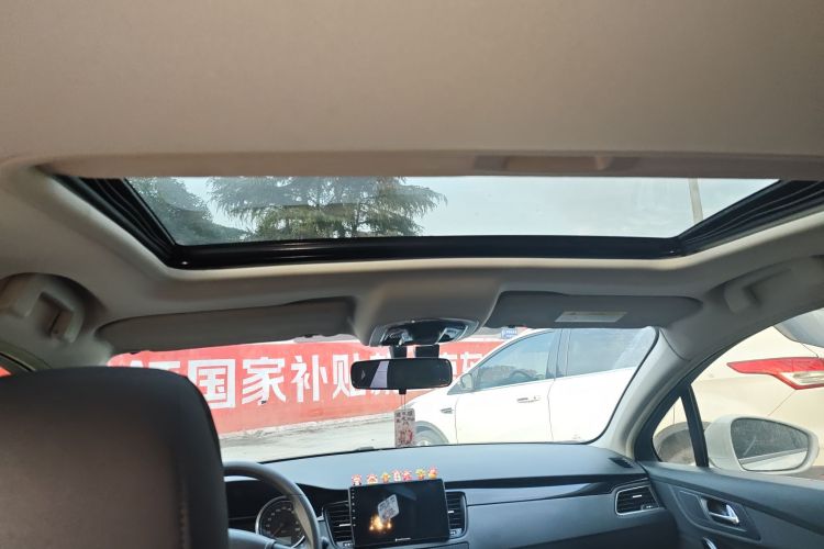 标致508 2013款 2.0L 两周年纪念 自动天窗经典版中控内饰22