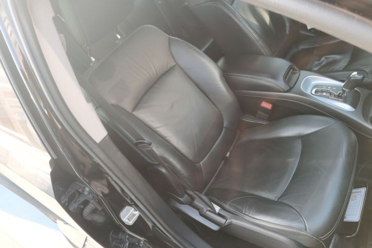 道奇 酷威 2015款 2.0TD 四驱尊尚版局部细节41