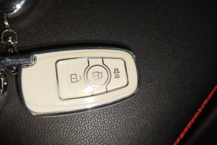 哈弗H6 2016款 升级版 1.5T 手动两驱精英型中控内饰11