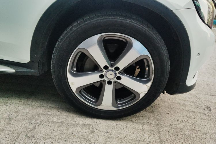 奔驰GLC 2016款 GLC 260 4MATIC 豪华型车身外观10