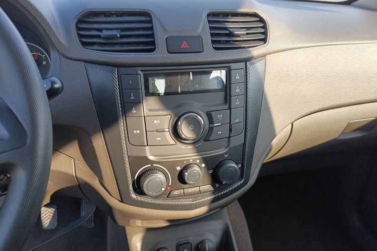 五菱汽车 五菱宏光 2021款 1.5L S基本型LAR中控内饰16