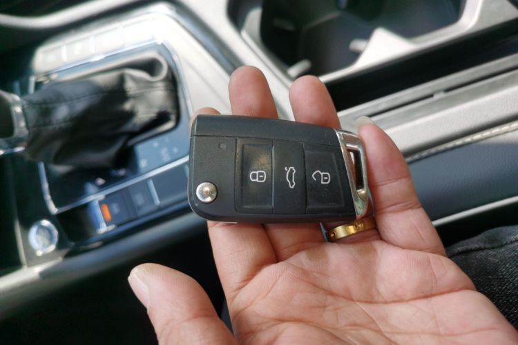 大众 途观L 2017款 330TSI 自动两驱旗舰版中控内饰11