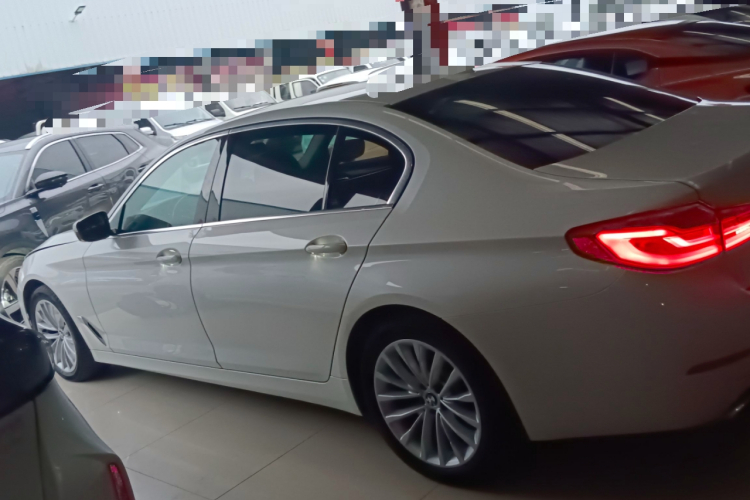 宝马5系 2019款 525Li 豪华套装车身外观6003