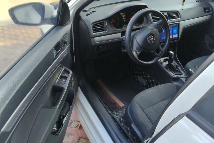 大众 朗逸 2017款 1.6L 自动风尚版中控内饰20