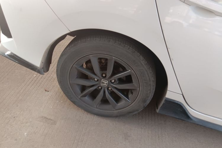 本田 思域 2021款 HATCHBACK 220TURBO CVT新锐控车身外观6008