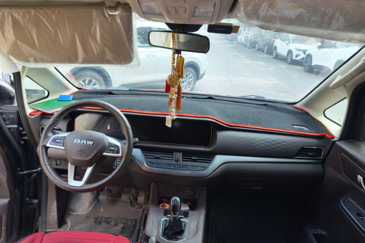 BAW北汽制造 锐胜王牌M7 2023款 2.0L 长轴行政版 9座中控内饰12