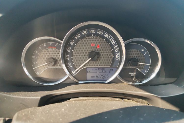 丰田 卡罗拉 2014款 1.6L CVT GL中控内饰14