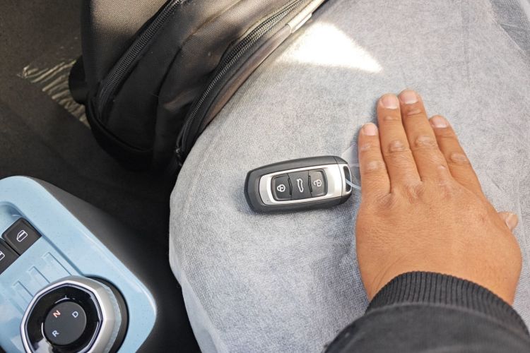 吉利银河 2024款 熊猫mini 200km 耐力熊中控内饰7001