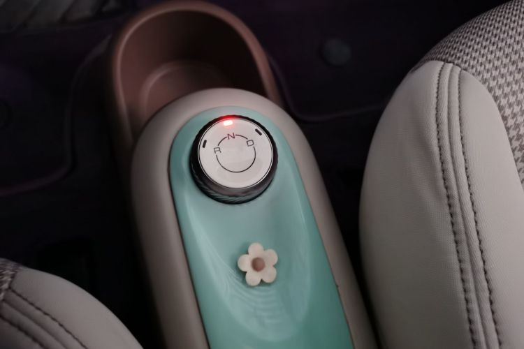 五菱汽车 宏光MINIEV 2025款 四门版 进阶款中控内饰18