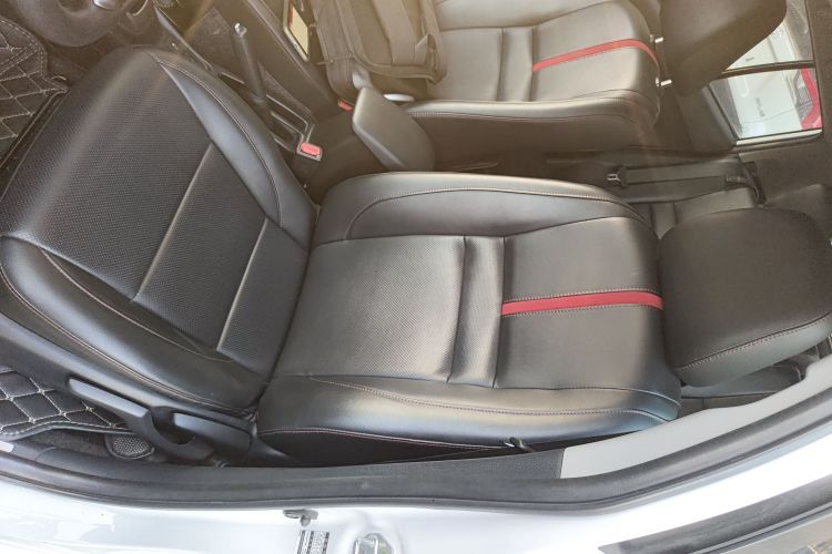 丰田 YARiS L 致炫 2020款 致炫X 1.5L CVT尊贵版中控内饰19