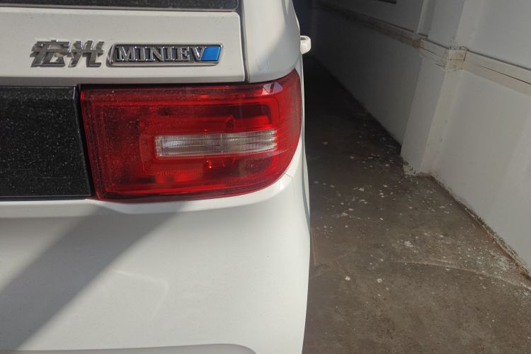 五菱汽车 宏光MINIEV 2022款 轻松款 磷酸铁锂车身外观9