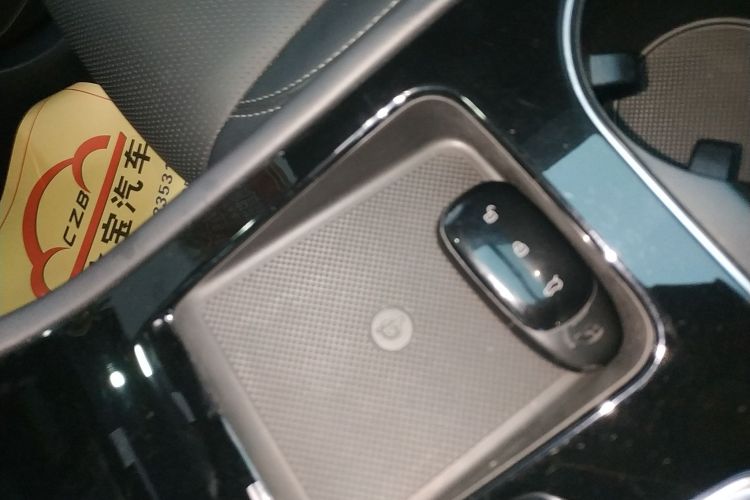 理想汽车 理想ONE 2021款 增程6座版中控内饰11