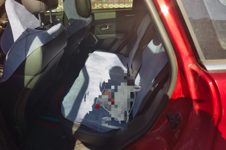 陆风X7 2015款 2.0T 全景旗舰版中控内饰21