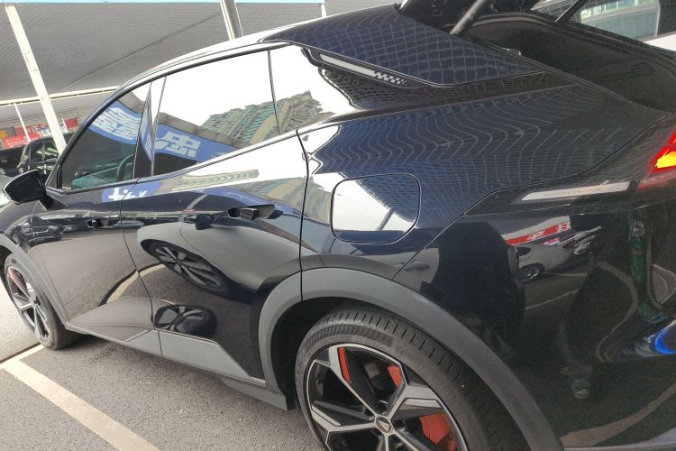 深蓝汽车 深蓝S07 2023款 620Max纯电版车身外观4