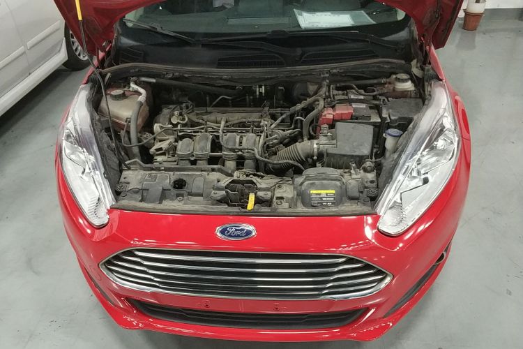 福特 嘉年华 2013款 两厢 1.5L 自动时尚型机舱底盘24