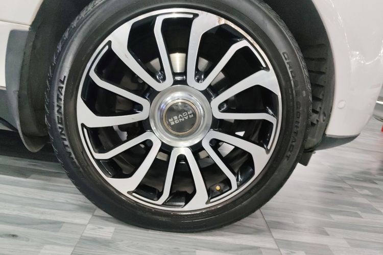 路虎 揽胜 2014款 3.0 SC V6 Vogue车身外观10