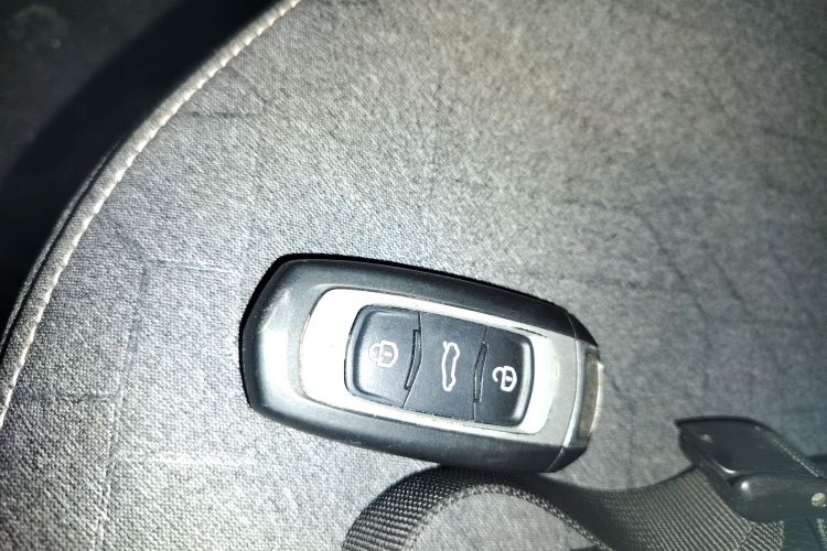 吉利银河 2024款 熊猫mini 200km 耐力熊中控内饰11