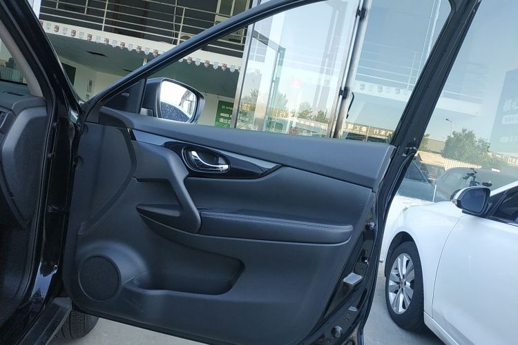 日产 奇骏 2020款 2.0L XL Premium CVT 2WD智联尊享版中控内饰42