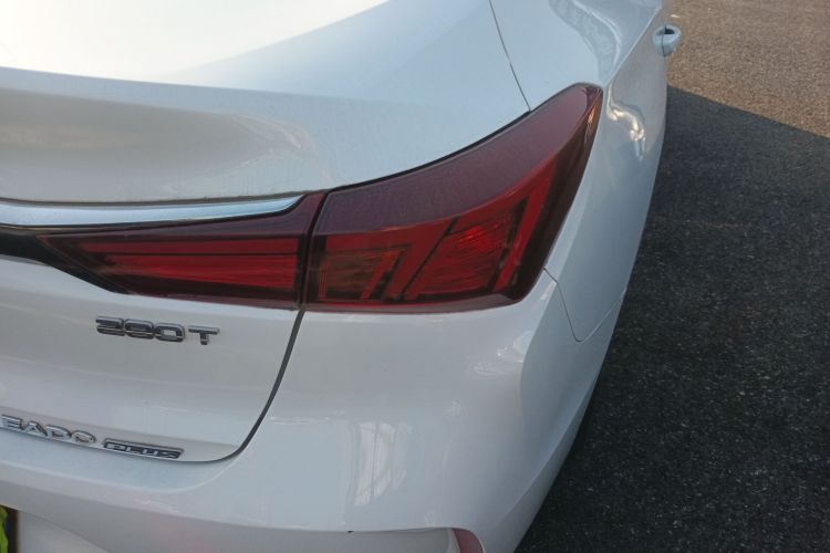 长安 逸动 2021款 PLUS 蓝鲸NE 1.4T GDI DCT旗舰型车身外观9