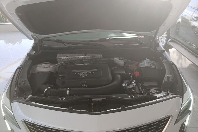 凯迪拉克XT4 2020款 28T 两驱领先型机舱底盘24