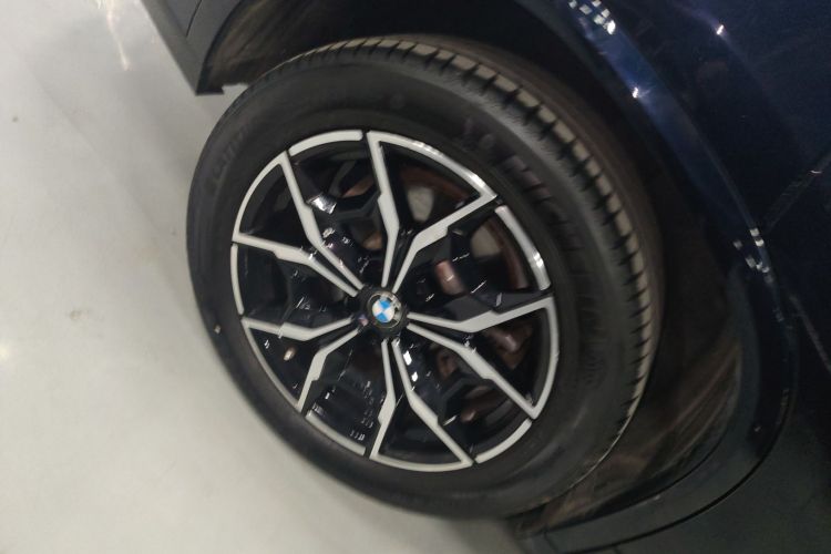 宝马X4 2022款 xDrive 25i M运动套装车身外观6008