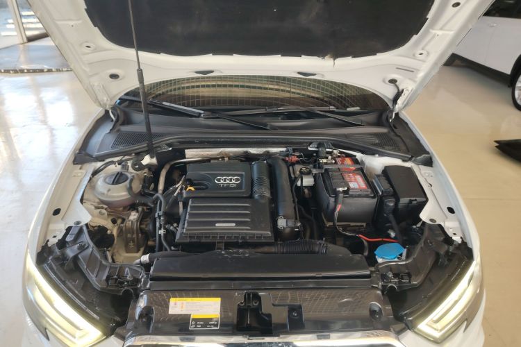 奥迪A3 2019款 Sportback 35 TFSI 时尚型 国V机舱底盘24