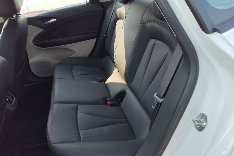 别克 威朗 2020款 15T 自动进取型中控内饰7004