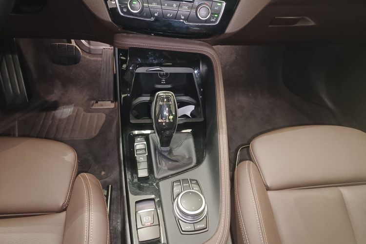 宝马X1 2021款 sDrive20Li 尊享型中控内饰18