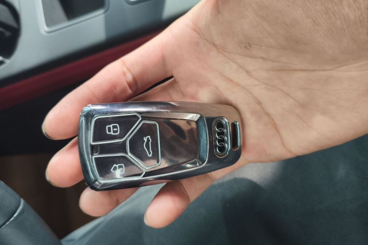 奥迪A4L 2023款 40 TFSI 时尚动感型中控内饰11