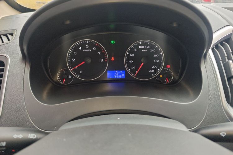 吉利汽车 金刚 2016款 1.5L 手动精英型局部细节14