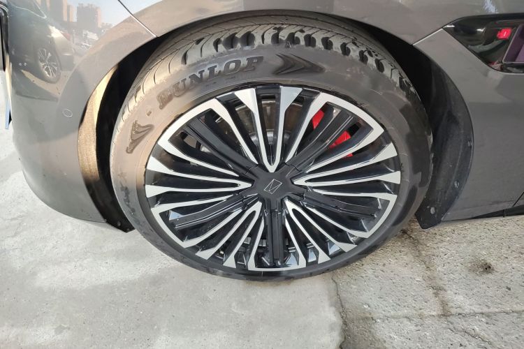 阿维塔12 2024款 700 三激光后驱奢享版车身外观6006