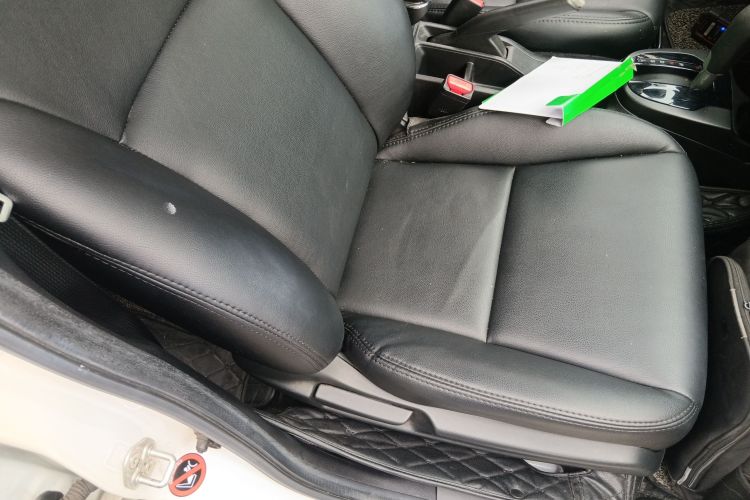 本田 飞度 2016款 1.5L LXS CVT舒适天窗版局部细节41