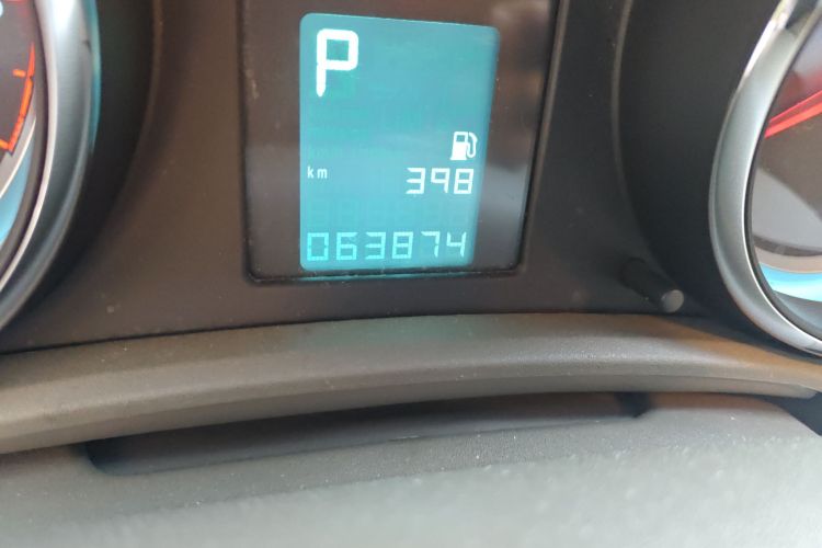 别克 英朗 2013款 GT 1.6L 自动时尚版中控内饰15