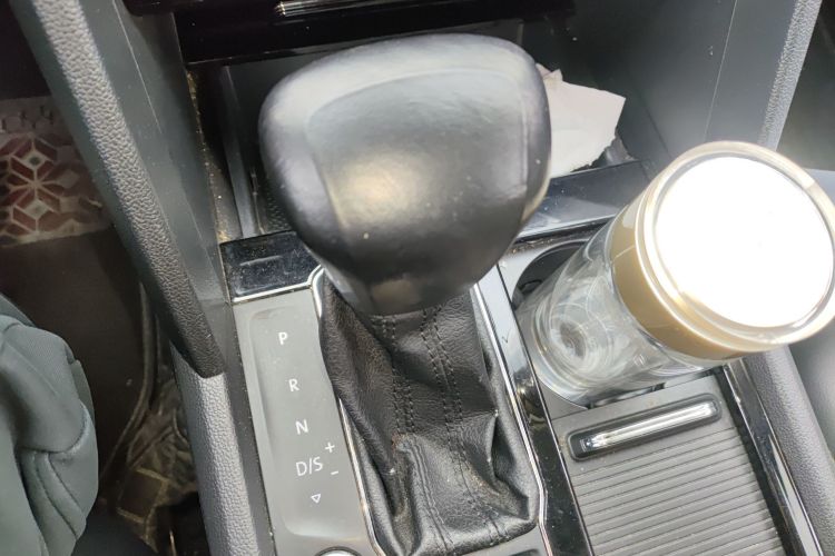 大众 途昂 2020款 330TSI 两驱豪华版 国V中控内饰18