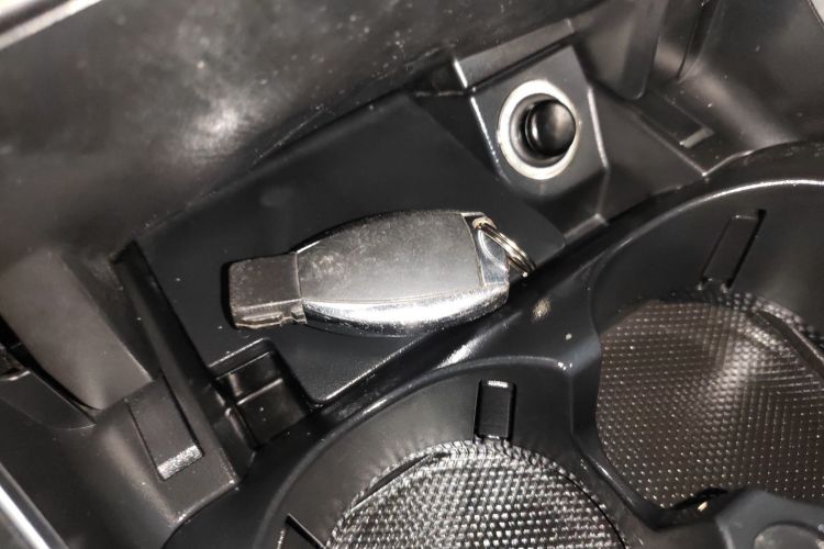 奔驰C级 2018款 C 200 L 运动版中控内饰7001