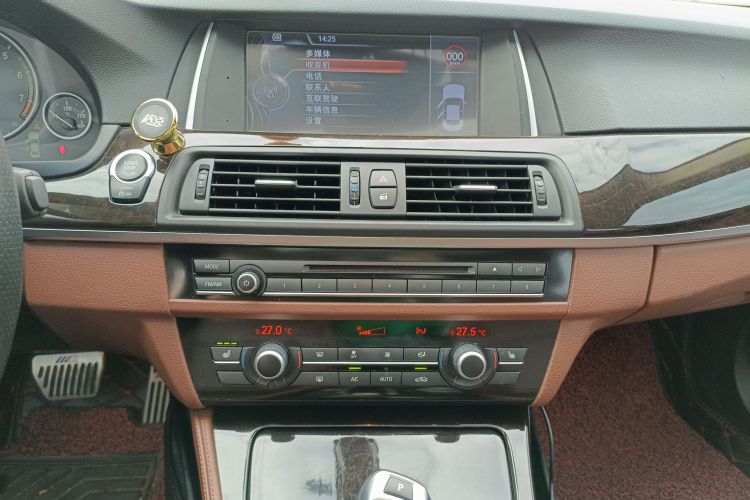 宝马5系 2014款 525Li 领先型局部细节16